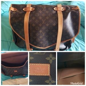 Gorgeous Louis Vuitton Monogram Saumur 40 Vintage
